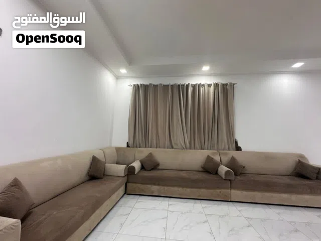 كراسي جلوس 5 كراسي لي 15 شخص.