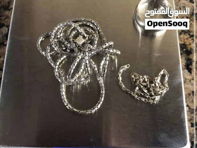 للبيع سنسال وخاتم وسواره بس بدها تصليح القفل موجود معها جميعهم فضه عيار 925 السعر 25 د