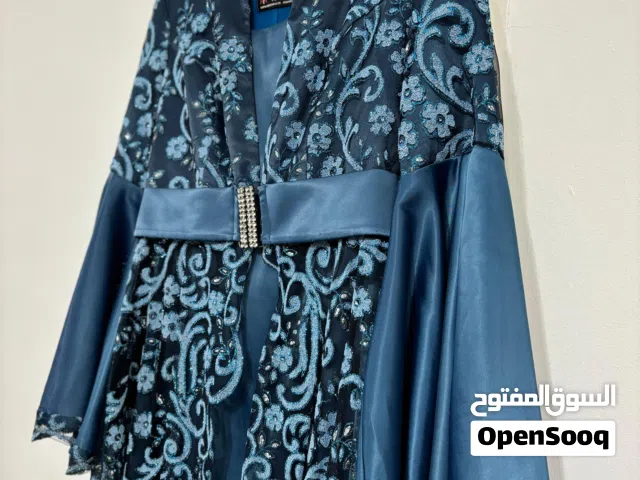 فساتين مناسبة لحفلات للبيع