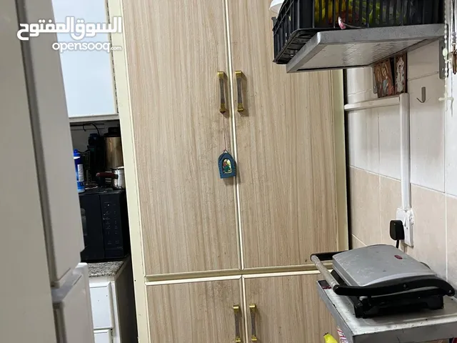 دولاب مطبخ الومنيوم 2 ضلفة للبيع فى حولى الماشقاسات موجودة فى صورة