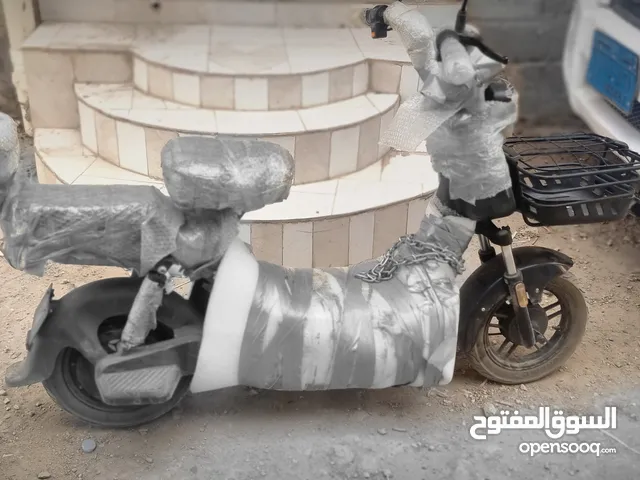 دراجة كهربائيّة الشحنه الواحده تمشيك 60 كيلوه لما يكون فاضي اشحنه 200 ريال يمشيك 60 كيلوه