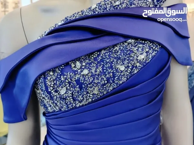 فستان للبيع جديد لبسه وحده فقط