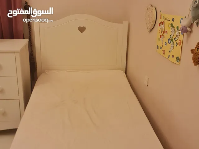 غرفة نوم اطفال سرير وخزانة ملابس هوم سنتر