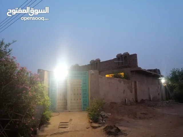 منزل للإيجار بالثورة شمال سوق صابرين المنزل يصلح للمدرسة او مركز