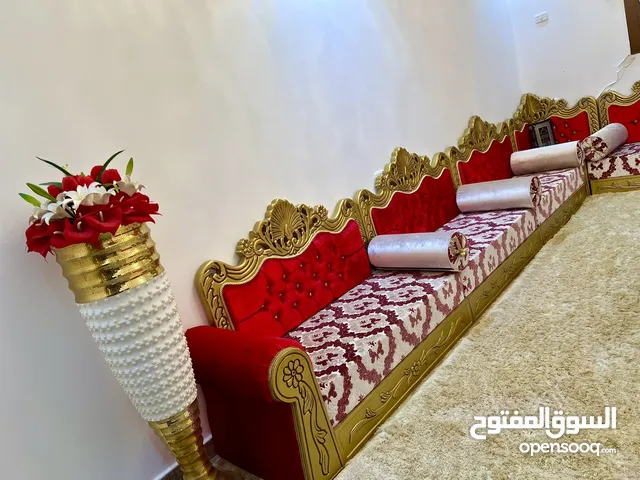 جلسة خشبية زان درجة أولى استعمال بسيط جدا وقماش نوع ممتاز قابل للتنظيف