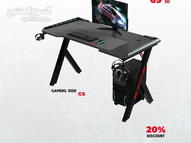 طاولة جيمنج مع اضاءة متينة جداً نوعية فاخرة