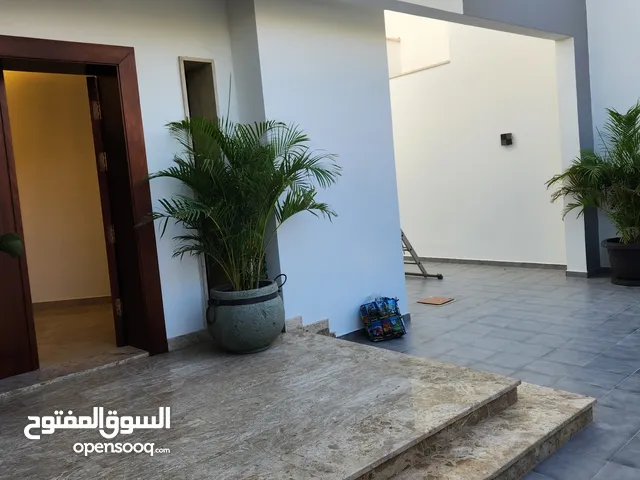 470m2 More than 6 bedrooms Villa for Sale in Tripoli Al-Sabaa