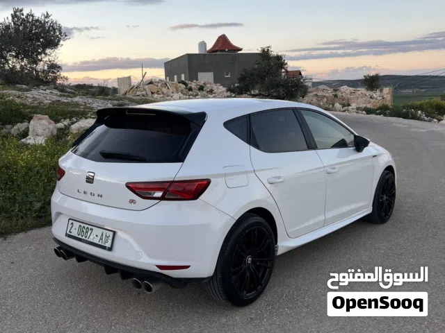 سيات ليون 2017 (طلاء شركة) مميزة وبحالة الوكالة بالسعر المميز عالكاش