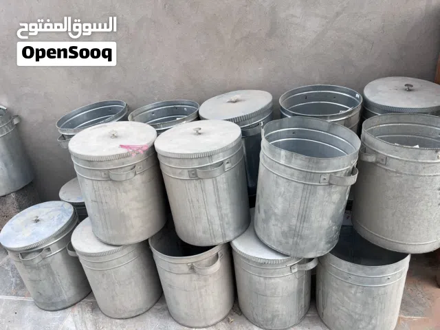 سلام عليكم  سطول بقوليات وارفف لوح وطاولة مبيعات لوح نظيفة