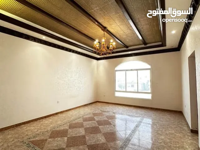 فيلا بتصميم راقية بنظام أجنبي ف الحيل الجنوبيه