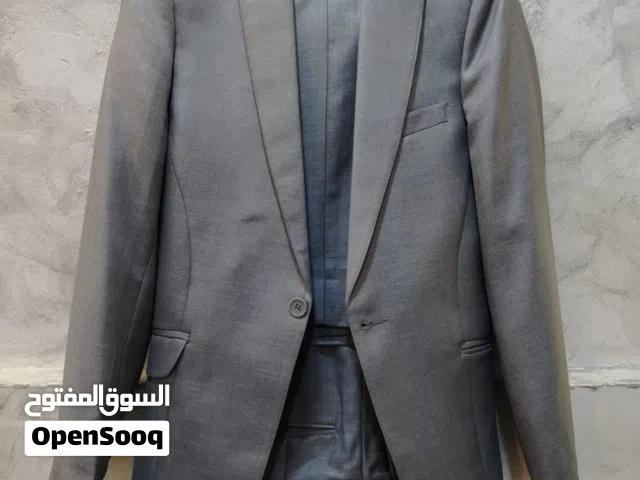 شبه جديده مش ملبوسه
