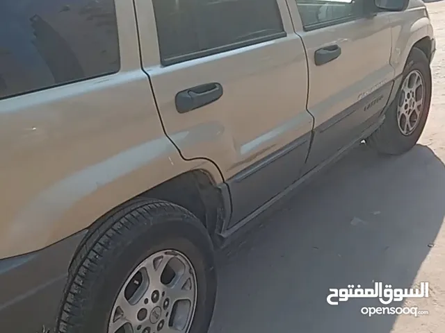 For sale Jeep Cherokee Le Redo 2002   للبيع جيب شروكي لريدو 2002.