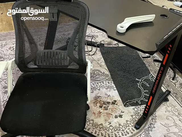 ميز گيمنك اخو الجديد ويا كرسي مجاني مستخدم