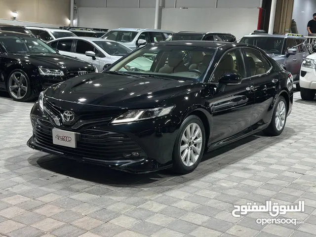 TOYOTA Camry GLE