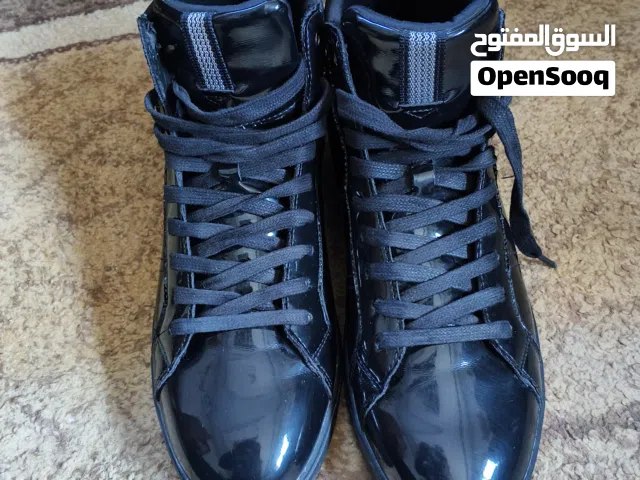 حذاء اسود بلمعة وكالة خفيف جدا ومريح