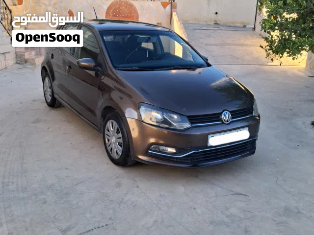 2014 فولكسفاغن بولو Standard