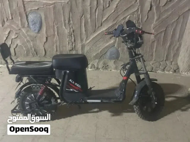 سكوتر كهربائي للبيع يمشي +99