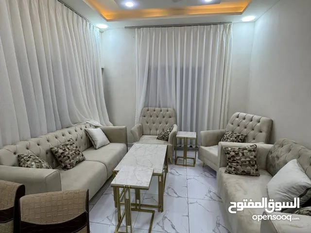 للبيع شقه مع الاثاث والكهربائيات جاهزه للسكن او للاستثمار