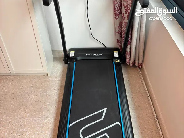 Easily foldable treadmill