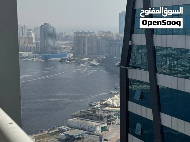 للبيع شقة من غرفتى نوم بمساحة واسعة واطلالة مفتوحة