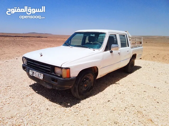 Toyota Hilux 1988 in Mafraq