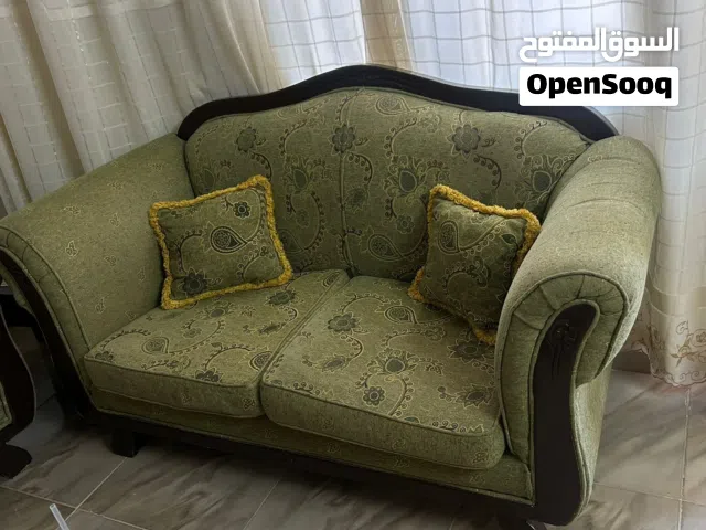 كنب +بوفيه+طاوله وسط