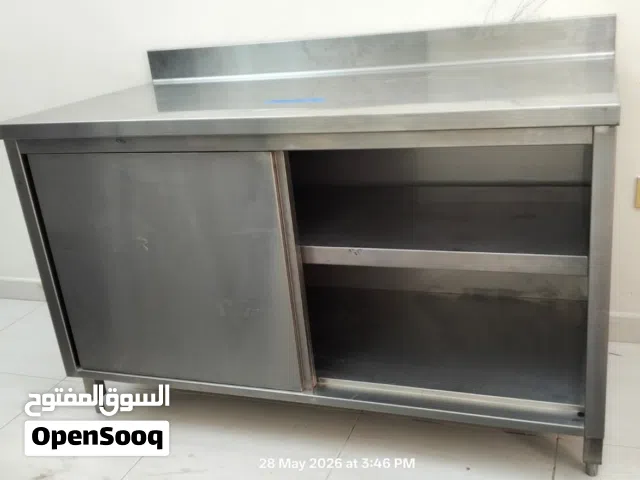 طاولة ستانلس ستيل بحالة ممتازة - معدات مطعم معدات كافتيريا - restaurant equipment