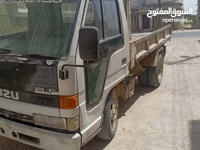 شاحنه إيسوزو