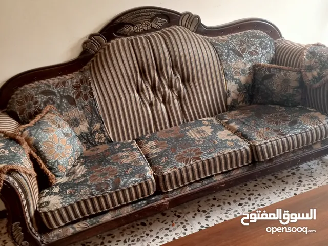 طقم كنب مستعمل بحالة جيده