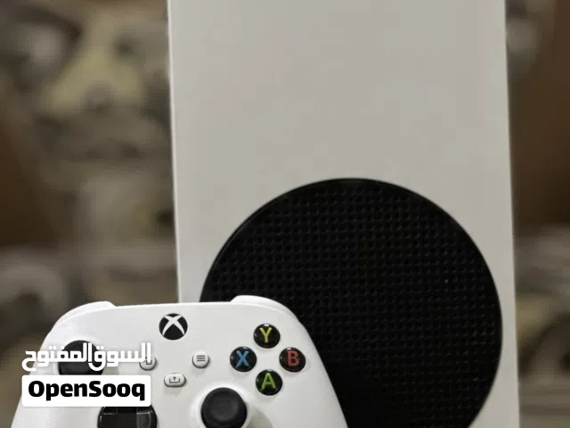 اكس بوكس سيريس اس نظيف للبيع مع اغراضه وكرتونته
