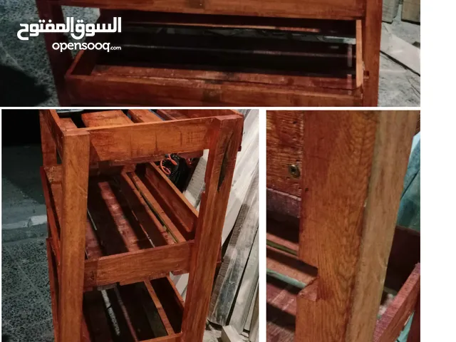 بسطه استاند صغير مناسب للعرض 3 رفوف خشب احمر كامل