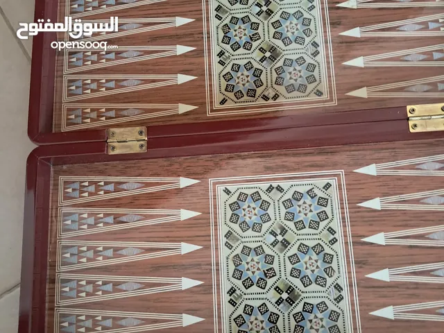 طاوله نرد برسمه جميله ومريحه بألوان زاهيه سعر خرافي