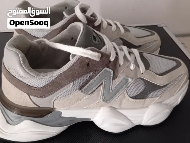 نيو بلانس9060 بحالة الجديد 43