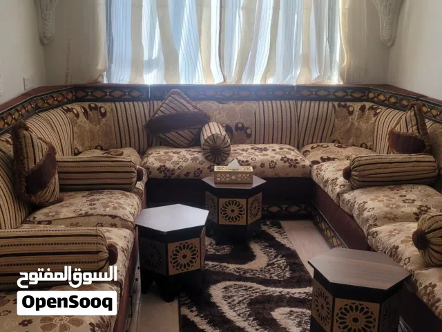 مجلس مغربي فاخر ونظيف للبيع – بحالة ممتازة ومع المقاسات