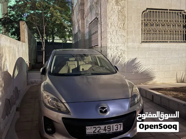2013 مازدا 3 Standard