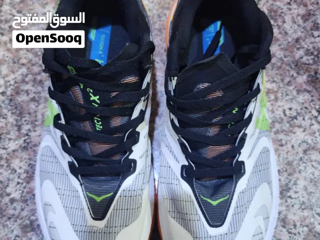 حذاء هوكا 42 يلبس 41