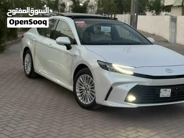 2025 تويوتا كامري LE
