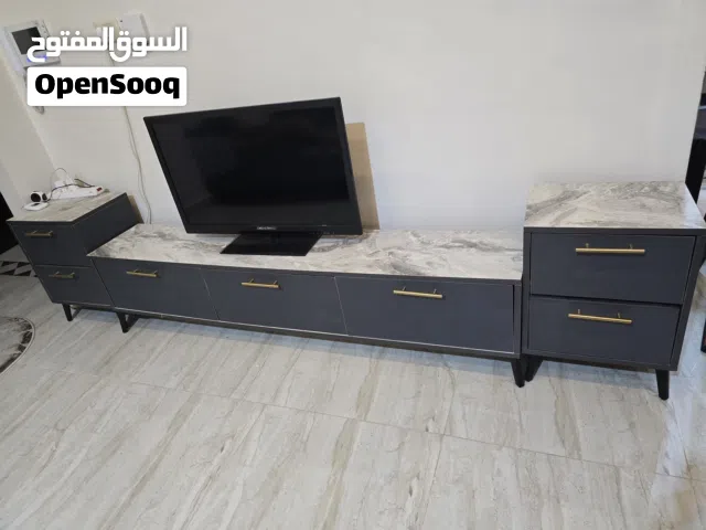 للبيع طاولة تلفزيون
