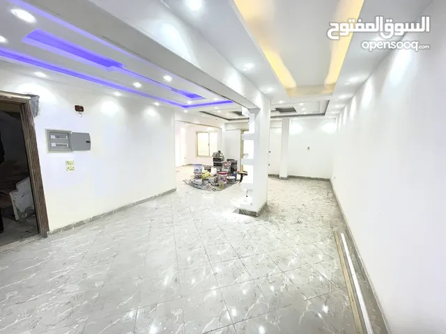 شقة في العباسية عبده باشا 180 متر جديدة+ مطبخ كامل