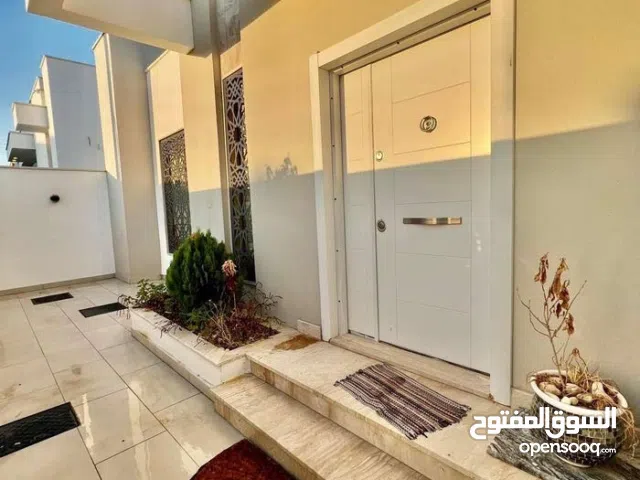 فيلة تشطيب حديث مقسم مغلق باب كهربائي مستقل خاص بسكان المقسم فقط