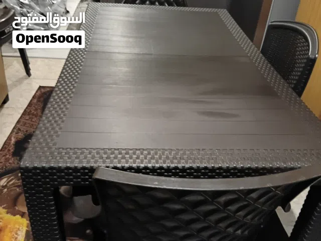 طاوله سامبا الحجم كبير لون بني مع كرسي  عدد 2