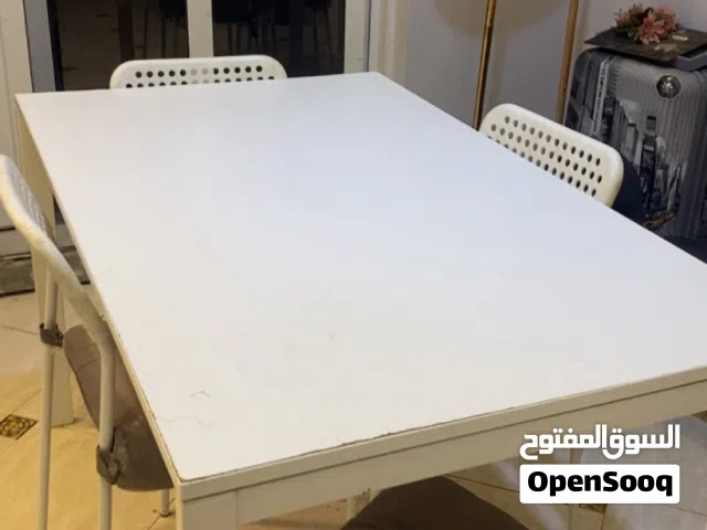 طاولة طعام 4 أشخاص من ايكيا