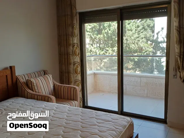 شقة مفروشة في الصويفية بحالة جيدة جدا قرب المدارس الامريكية