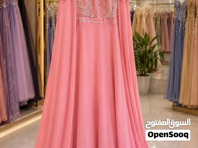 فستان سهرة راقي ملبوس ساعتين