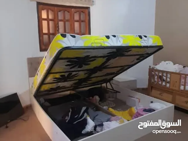 اثاث حوش للبيع شبه جديد استعمال خمس شهور