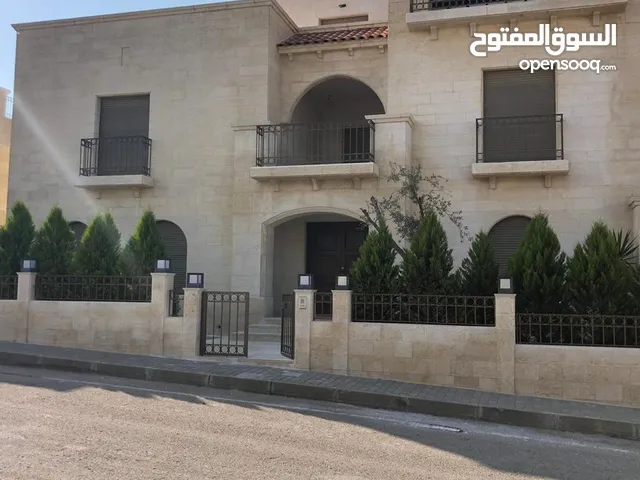 850 m2 5 Bedrooms Villa for Sale in Amman Naour