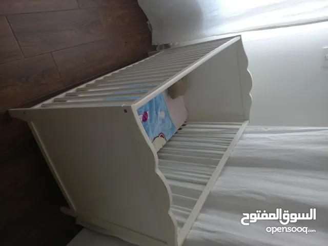 تخت أطفال ابيض ايكيا