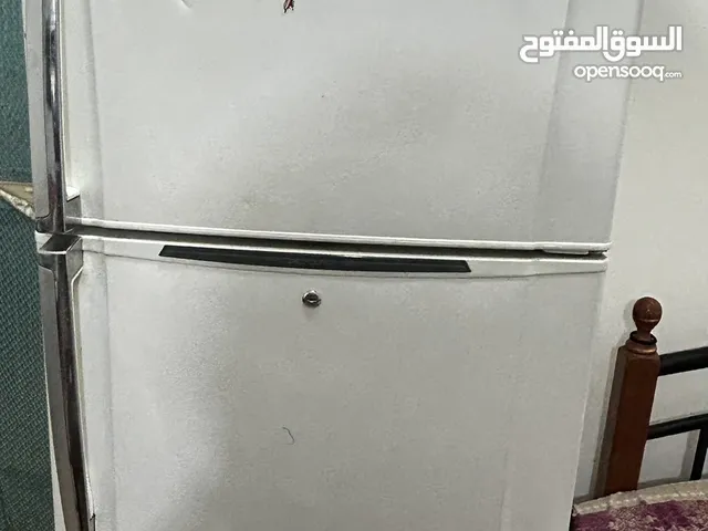 ثلاجة توشيبا 16 قدم استعمال خفيف بحالة جيدة جدا للبيع