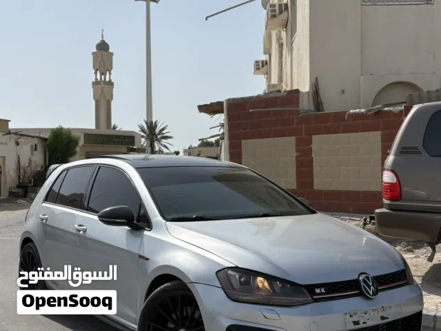 2015 Volkswagen Golf GTI Standard