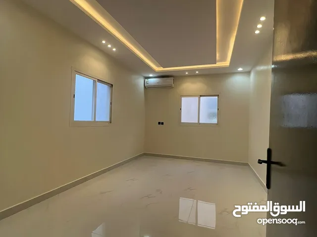 900 m2 3 Bedrooms Apartments for Rent in Al Riyadh Al Wahah